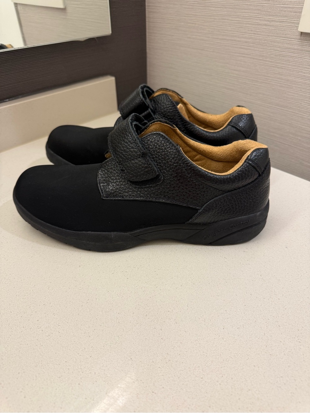 Dr. Comfort Brian Diabetic Shoes 11.5W Black Double Hook Loop Leather Lycra